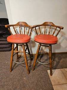 lot 105 image: Retro Colonial Styled Bar Stools (Two)