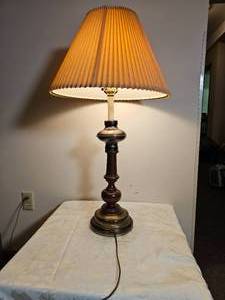 lot 157 image: Rustic Oak Candlestick Table Lamp