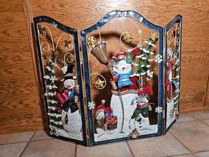 lot 154 image: Whimsical Frosty Fireplace Screen