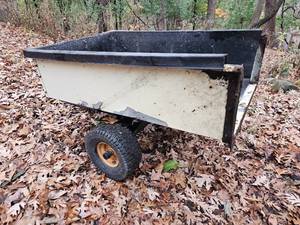 lot 427 image: Agri Fab HD 1000 Lawn Tractor Trailer
