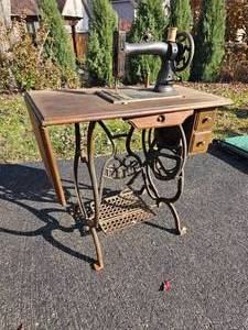 lot 447 image: Antique White Treadle Sewing Machine