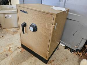 lot 279 image: Montgomery Ward Floor Safe with Combo