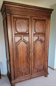 lot 11 image: Gorgeous Bernhardt Wardrobe Cabinet