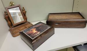lot 171 image: Gentlemens Vanity Jewelry Box Collection