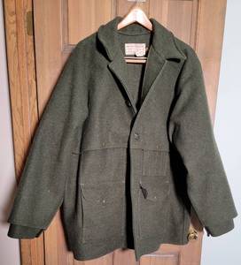 lot 303 image: Mens Filson Olive Green 100 Wool Field Jacket  Size 52