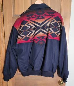 lot 305 image: Pendleton Western Wear 100% Wool Jacket  Size XL