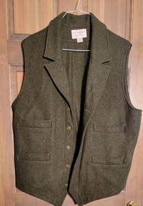 lot 307 image: Mens Filson Olive Green 100% Wool Vest  XXXL