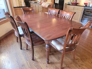 lot 15 image: Rich Carved Hardwood Dining Set by Nichols & Stone