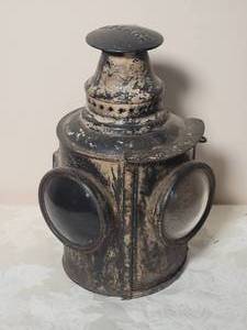 lot 22 image: Antique Adlake Round Body Truck Lantern Lamp