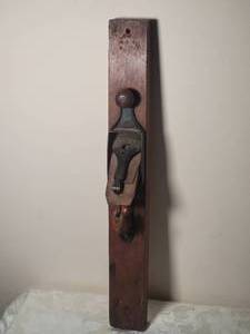 lot 181 image: Antique Hand Wood Plane