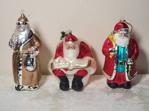 lot 135 image: Department 56 Handblown Glass Ornament Collection - 3 Santas