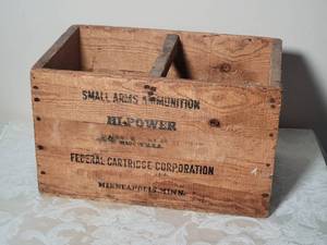 lot 179 image: Vintage Federal Shells Wood Ammo Crate