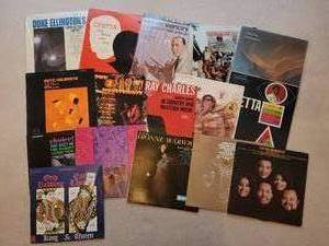 lot 127D image: Classic Vinyl Record Collection - D - Motown Sounds - (16)