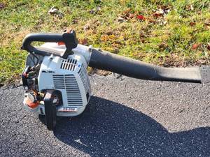 lot 348 image: Echo ES-230 SHRED N VAC Lawn Blower