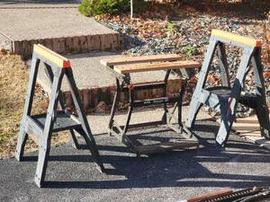 lot 343 image: Black & Decker Workmate 200 Portable Workbench with Sawhorse Pair - AS