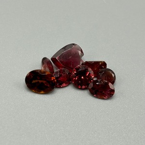 7.50 Carat Red Labradorite Mixed Cut - Assorted Lot of 8 Loose Stones
