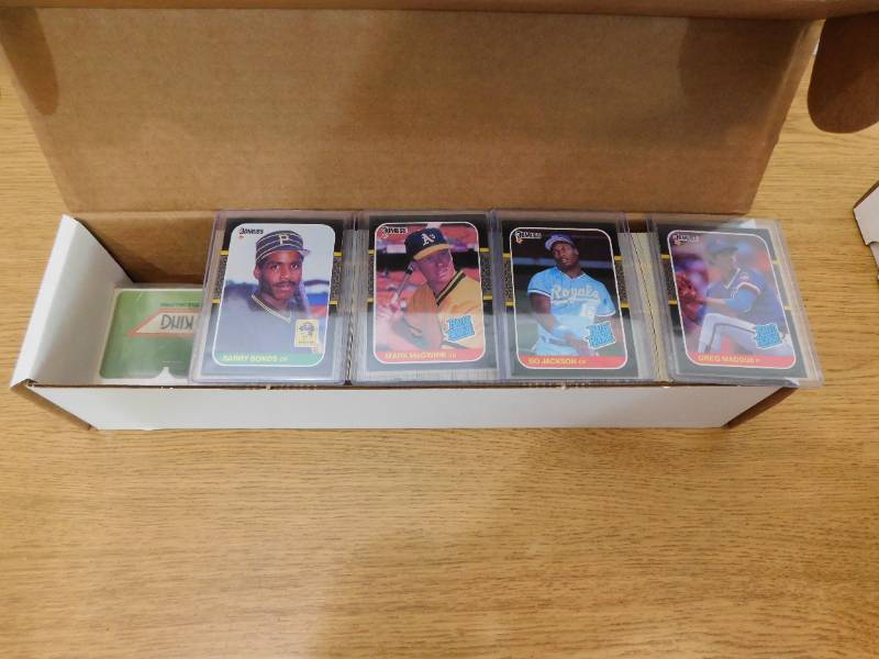 lot 282 image: 1987 Donruss Baseball Hand Collated Complete Set
