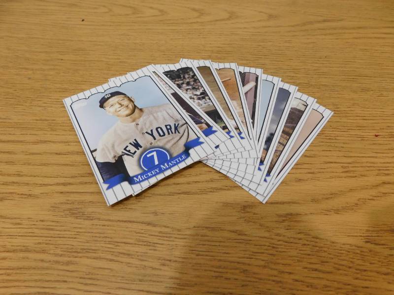 lot 99 image: 2007 Topps Mickey Mantle (10) Card Insert Set