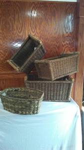 lot 723 image: Set of 4 Woven Storage Baskets with Handles