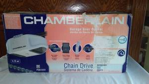 lot 748 image: NEW Chamberlain Chain Drive Garage Door Opener - 12 HP Model PD612EV