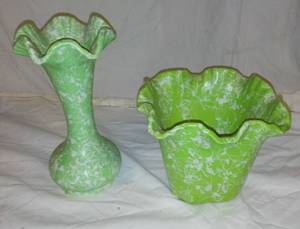 lot 348 image: Set of 2 Vintage Shawnee Pottery Green Ruffled Edge