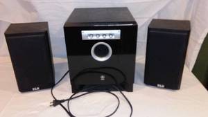 lot 445 image: Yamaha Subwoofer and KLH Speakers.