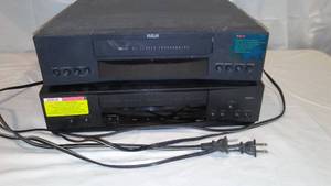 lot 465 image: RCA VCRs (2).