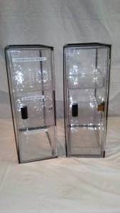 lot 474 image: Acrylic Display Case (2).
