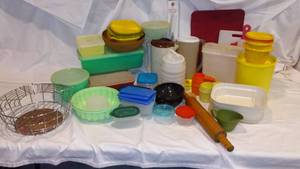 lot 366 image: Tupperware And More