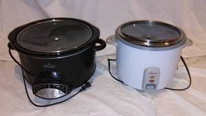 lot 368 image: Rival Crockpot and Aroma Rice Cooker