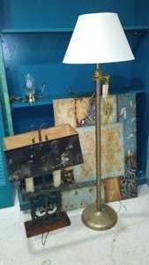 lot 781 image: Mid Century Modern Lamp, Dcor and More.