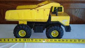 lot 787 image: Vintage Tonka Dump Truck