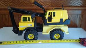lot 788 image: Vintage Tonka Deisel Excavator