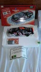 lot 791 image: Action 124 Dale Earnhardt  #3 2001  GM Goodwrench Service Plus.