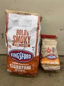 Kingsford Charcoal Briquets Variety Pack - 16 lb Signature and 4 lb Easy Light Bag