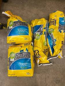 Lot of 4 Damaged Tidy Cats Instant Action Cat Litter