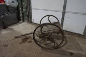 lot 358 image: antique cart 43x 25