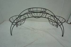 lot 5 image: plant stand