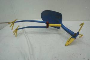 lot 11 image: repurposed lawn and garden ornaments