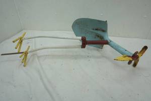 lot 12 image: repurposed lawn and garden ornaments