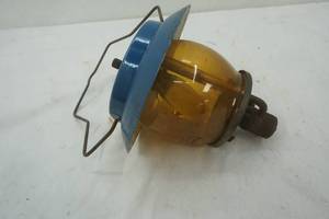 lot 20 image: Coleman Lantern top