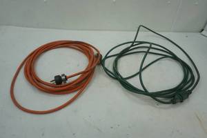 lot 28 image: Extension cords