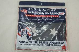 lot 37 image: U.S. flag NEW