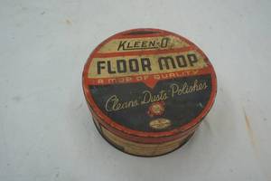 lot 40 image: Vintage Kleen-O Floor Mop tin