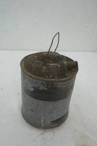 lot 51 image: vintage oil can