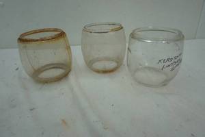 lot 69 image: kerosene lantern glass 3ct