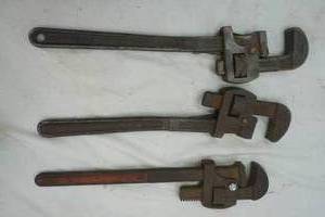 lot 85 image: large pipe wrenches 18 3ct