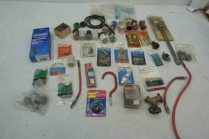 lot 115 image: large hardware lot