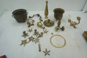 lot 124 image: brass lot