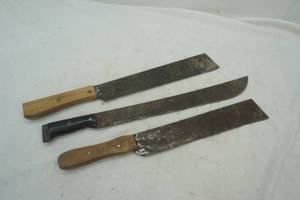 lot 167 image: 3 vintage machetes